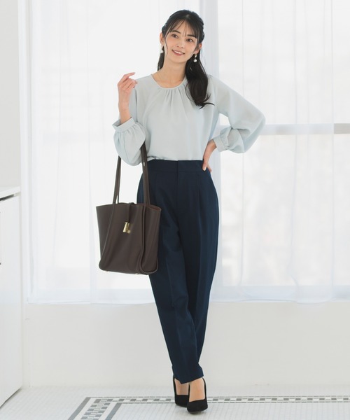 CELEN（セレン）の「【洗える/防シワ加工/UV加工/花粉防止】ゆったりギャザーブラウス 長袖（シャツ/ブラウス・レディース・モカ/ホワイト/ブルー/ネイビー/ピンクベージュ/ブラック・L/M/S）」の12枚目の写真