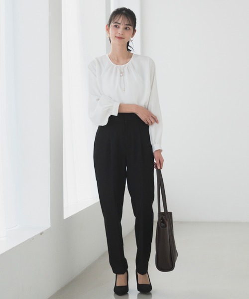 CELEN（セレン）の「【洗える/防シワ加工/UV加工/花粉防止】ゆったりギャザーブラウス 長袖（シャツ/ブラウス・レディース・モカ/ホワイト/ブルー/ネイビー/ピンクベージュ/ブラック・L/M/S）」の21枚目の写真