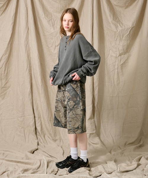 WETTEMPT（ウィテンプト）の「HENRY NECK PIGMENT WAFFLE LONG TEE / ヘンリーネックピグメントワッフルロンT（Tシャツ/カットソー・メンズ・グレー/カーキ/チャコール/ベージュ/ネイビー/ブラック・MEDIUM/SMALL/LARGE）」の18枚目の写真