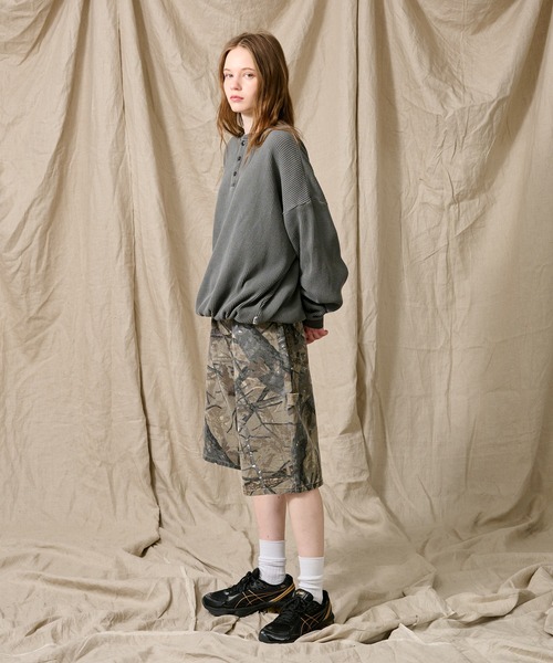 WETTEMPT（ウィテンプト）の「HENRY NECK PIGMENT WAFFLE LONG TEE / ヘンリーネックピグメントワッフルロンT（Tシャツ/カットソー・メンズ・グレー/カーキ/チャコール/ベージュ/ネイビー/ブラック・MEDIUM/SMALL/LARGE）」の19枚目の写真