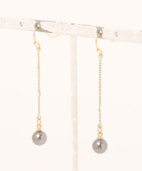 tone(トーン)の「【Ann】A074 パールカラーピアス ロング(MA)(ピアス(両耳用)・レディース・ホワイト/ブラック・FREE)」の6枚目の写真