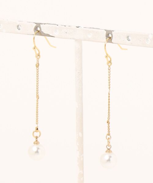 tone(トーン)の「【Ann】A074 パールカラーピアス ロング(MA)(ピアス(両耳用)・レディース・ホワイト/ブラック・FREE)」の5枚目の写真