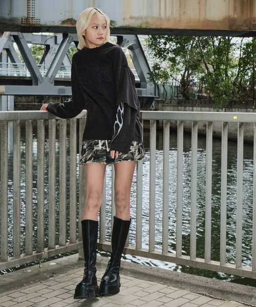 SHORT ROUND（ショートラウンド）の「SHORT ROUND/ダメージアップリケレイヤードロンT（Tシャツ/カットソー・メンズ・ブラック・MEDIUM/LARGE）」の6枚目の写真