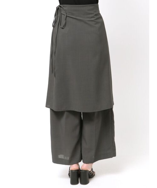 OUNNOUN(オウンノウン)の「【OUNNOUN】ラップスカートレイヤードパンツ(その他パンツ・レディース・アイボリー/チャコールグレー/オレンジ・MEDIUM/SMALL)」の15枚目の写真