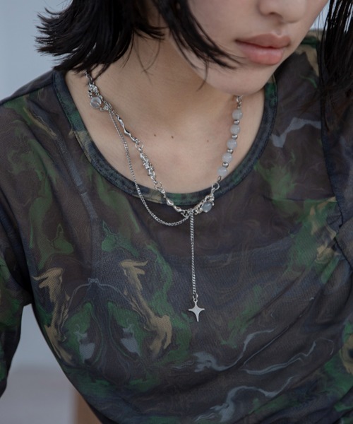 VACANCY(ヴァカンシー)の「シャイニー&アクリルストーン2連チェーンネックレス/モード/チョーカー(ネックレス・レディース・シルバー・FREE)」の4枚目の写真