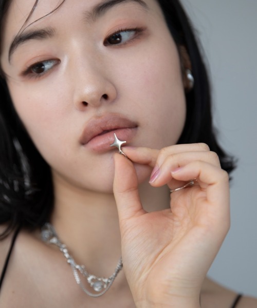 VACANCY(ヴァカンシー)の「シャイニー&アクリルストーン2連チェーンネックレス/モード/チョーカー(ネックレス・レディース・シルバー・FREE)」の8枚目の写真