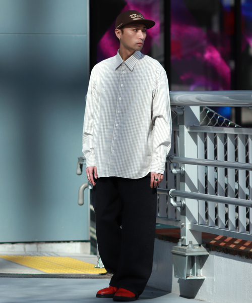 WISM(ウィズム)の「NAMELESSNESS / ネームレスネス Classic Shirt(シャツ/ブラウス・メンズ・ホワイト/ブルー系その他・2/3)」の3枚目の写真