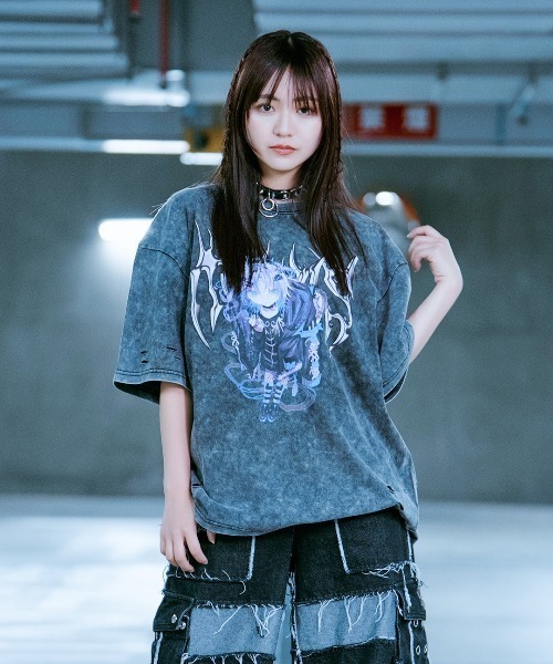 TRAVAS TOKYO(トラバス トウキョウ)の「『TRAVAS TOKYO/トラバス トーキョー』イラストプリント加工Tシャツ(Tシャツ/カットソー・レディース・チャコールグレー/ブラック・FREE)」の9枚目の写真