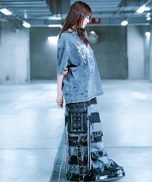 TRAVAS TOKYO(トラバス トウキョウ)の「『TRAVAS TOKYO/トラバス トーキョー』イラストプリント加工Tシャツ(Tシャツ/カットソー・レディース・チャコールグレー/ブラック・FREE)」の11枚目の写真