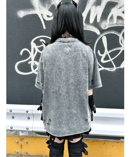 TRAVAS TOKYO(トラバス トウキョウ)の「『TRAVAS TOKYO/トラバス トーキョー』イラストプリント加工Tシャツ(Tシャツ/カットソー・レディース・チャコールグレー/ブラック・FREE)」の6枚目の写真