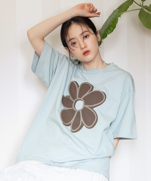 RAGEBLUE（レイジブルー）の「フラワーモチーフ/コード刺繍Tシャツ（Tシャツ/カットソー・レディース・ブラック系2/ブルー系2/ホワイト系1/ホワイト系2/ブルー系1/ブラック系1/ホワイト系3/ブラック系3/ベージュ系3・FREE）」の2枚目の写真