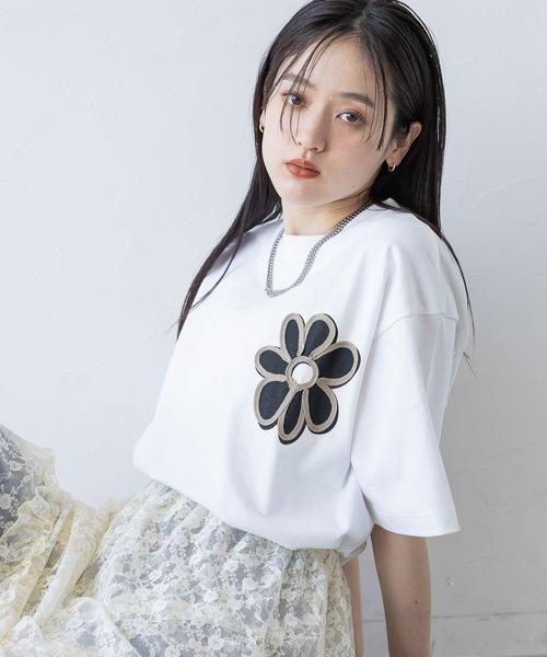 RAGEBLUE（レイジブルー）の「フラワーモチーフ/コード刺繍Tシャツ（Tシャツ/カットソー・レディース・ブラック系2/ブルー系2/ホワイト系1/ホワイト系2/ブルー系1/ブラック系1/ホワイト系3/ブラック系3/ベージュ系3・FREE）」の14枚目の写真