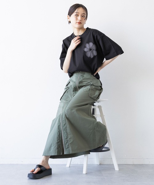 RAGEBLUE（レイジブルー）の「フラワーモチーフ/コード刺繍Tシャツ（Tシャツ/カットソー・レディース・ブラック系2/ブルー系2/ホワイト系1/ホワイト系2/ブルー系1/ブラック系1/ホワイト系3/ブラック系3/ベージュ系3・FREE）」の22枚目の写真