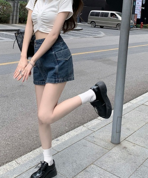 LETee(レティー)の「ラップデニムショートパンツ(デニムパンツ・レディース・ブルー/ブラック・S/M)」の9枚目の写真