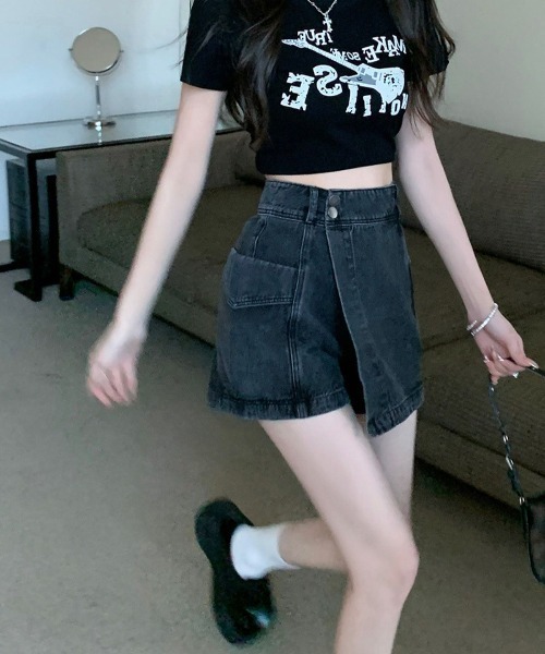 LETee(レティー)の「ラップデニムショートパンツ(デニムパンツ・レディース・ブルー/ブラック・S/M)」の5枚目の写真