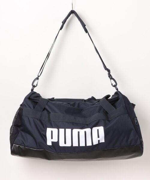 PUMA（プーマ）の「《PUMA》PUMA チャレンジャー ミディアム スポーツ バックパック（ドラムバッグ・メンズ・ピンク/ネイビー/ブラック/ブルー系その他/プラム・フリー）」の3枚目の写真