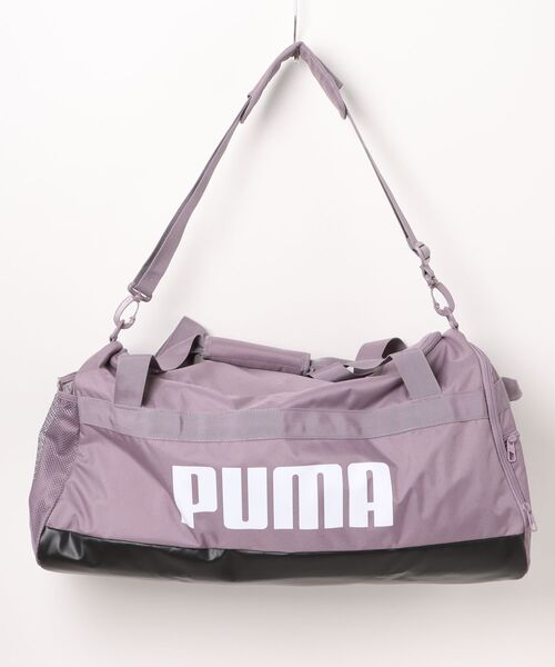 PUMA（プーマ）の「《PUMA》PUMA チャレンジャー ミディアム スポーツ バックパック（ドラムバッグ・メンズ・ピンク/ネイビー/ブラック/ブルー系その他/プラム・フリー）」の4枚目の写真