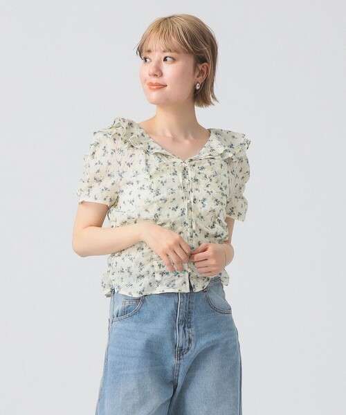 Ray BEAMS（レイビームス）の「フラワー プリント シャーリング ブラウス（シャツ/ブラウス・レディース・ホワイト系その他6/ブラック・ONE SIZE）」の7枚目の写真