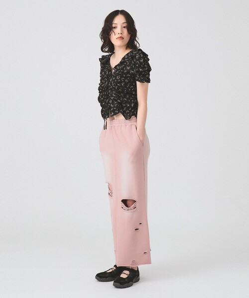 Ray BEAMS（レイビームス）の「フラワー プリント シャーリング ブラウス（シャツ/ブラウス・レディース・ホワイト系その他6/ブラック・ONE SIZE）」の9枚目の写真