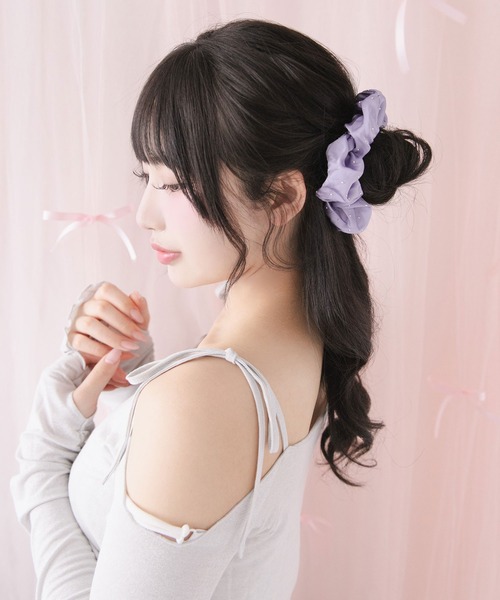 DearMyLoveRose（ディアマイラブローズ）の「ラインストーンサテンシュシュ（その他ヘアアクセサリー・レディース・イエロー/ラベンダー/ライトグリーン/レッド/ブラウン/アイボリー/ベビーピンク/ブラック/ブルー・FREE）」の6枚目の写真