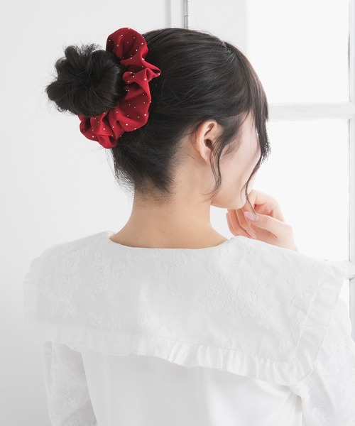 DearMyLoveRose（ディアマイラブローズ）の「ラインストーンサテンシュシュ（その他ヘアアクセサリー・レディース・イエロー/ラベンダー/ライトグリーン/レッド/ブラウン/アイボリー/ベビーピンク/ブラック/ブルー・FREE）」の9枚目の写真