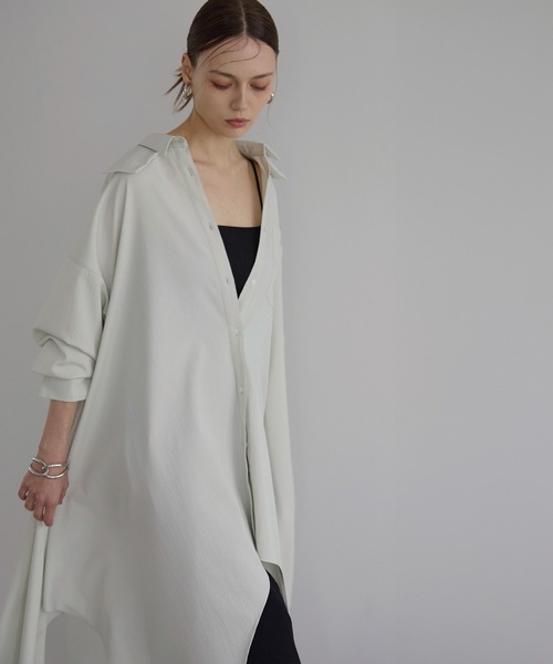 MIELI INVARIANT(ミエリインヴァリアント)の「Bumpy Irregular Hem Shirt(シャツ/ブラウス・レディース・ブラック/ホワイト/グリーン系・FREE)」の6枚目の写真