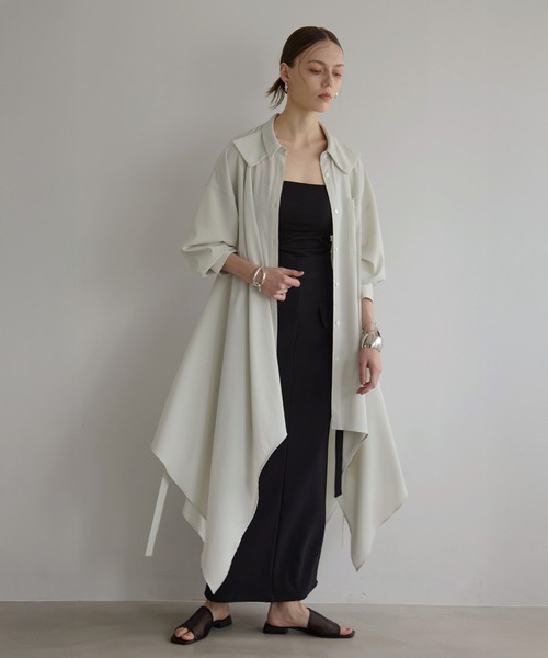 MIELI INVARIANT(ミエリインヴァリアント)の「Bumpy Irregular Hem Shirt(シャツ/ブラウス・レディース・ブラック/ホワイト/グリーン系・FREE)」の9枚目の写真