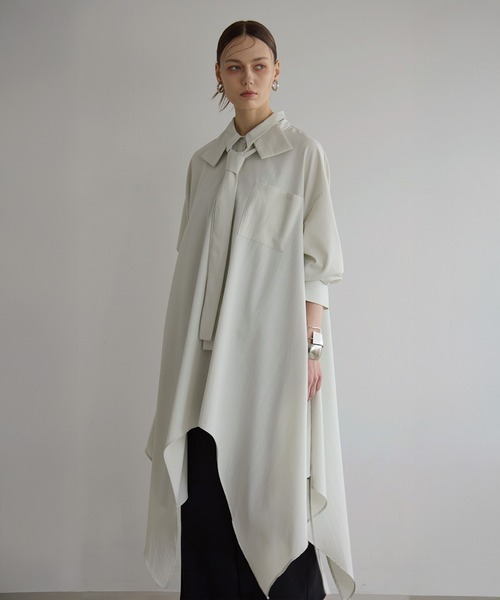 MIELI INVARIANT(ミエリインヴァリアント)の「Bumpy Irregular Hem Shirt(シャツ/ブラウス・レディース・ブラック/ホワイト/グリーン系・FREE)」の12枚目の写真