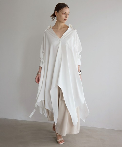 MIELI INVARIANT(ミエリインヴァリアント)の「Bumpy Irregular Hem Shirt(シャツ/ブラウス・レディース・ブラック/ホワイト/グリーン系・FREE)」の15枚目の写真