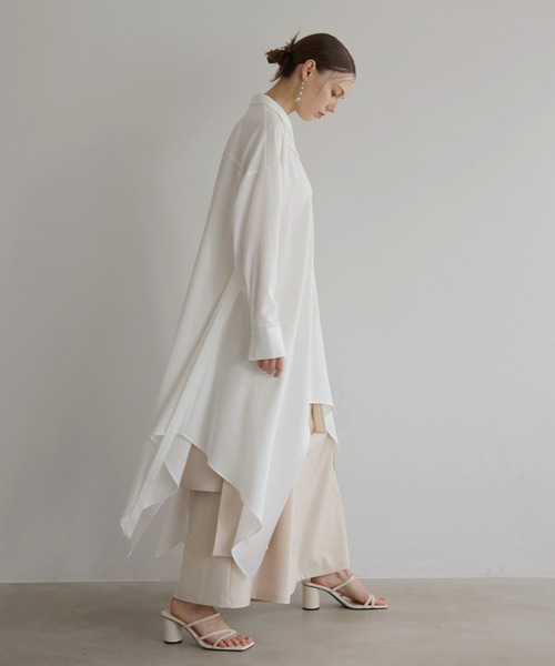 MIELI INVARIANT(ミエリインヴァリアント)の「Bumpy Irregular Hem Shirt(シャツ/ブラウス・レディース・ブラック/ホワイト/グリーン系・FREE)」の21枚目の写真