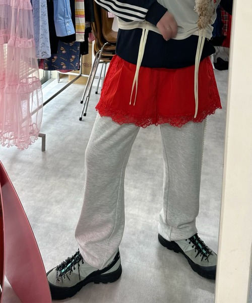 Alley Tokyo（アリートーキョー）の「サイドパールAlleyスエパン（スウェットパンツ・レディース・オートミール・FREE）」の3枚目の写真