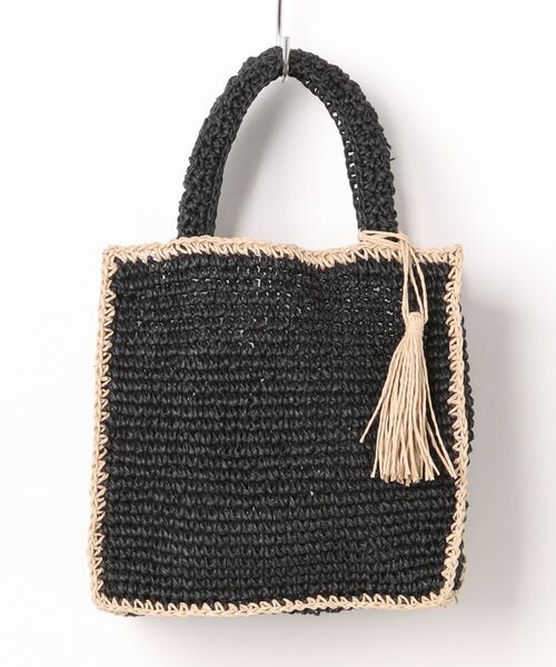 and it_（アンドイット）の「タッセル付き縁取りペーパーカゴバッグ（かごバッグ・レディース・スミクロ/ベージュ/ナチュラル・FREE）」の2枚目の写真