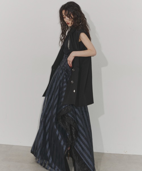 トップス Chris TROIS. Collected Bijoux vest Chris TROIS.（クリストロワ）の「Collected Bijoux vest