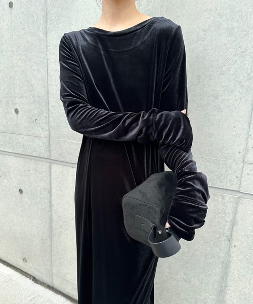 select MOCA by son(セレクトモカバイソン)の「フィンガースリーブベロアロングワンピ―ス【by SON】(ワンピース・レディース・ブラック/ブラウン・MEDIUM/LARGE/LT)」の4枚目の写真
