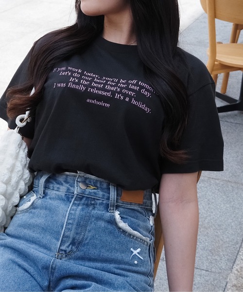 &soiree(アンドソワレ)の「【&soiree】フロント刺繍2353Tシャツ(Tシャツ/カットソー・レディース・ホワイト/ピンク/ネイビー/スミクロ/ベージュ・FREE)」の2枚目の写真
