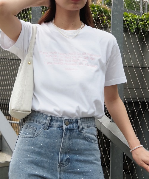 &soiree(アンドソワレ)の「【&soiree】フロント刺繍2353Tシャツ(Tシャツ/カットソー・レディース・ホワイト/ピンク/ネイビー/スミクロ/ベージュ・FREE)」の9枚目の写真