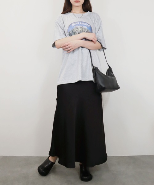 Reurie'（レウリィ）の「【ZOZO限定】ラウンドグラフィックT／round graphic T 半袖 クルーネック オーバーサイズ プリントT グラフィック カジュアル ベーシック（Tシャツ/カットソー・レディース・ホワイト/ブラック/グレー・FREE）」の9枚目の写真