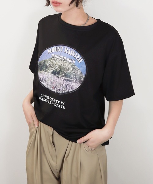 Reurie'（レウリィ）の「【ZOZO限定】ラウンドグラフィックT／round graphic T 半袖 クルーネック オーバーサイズ プリントT グラフィック カジュアル ベーシック（Tシャツ/カットソー・レディース・ホワイト/ブラック/グレー・FREE）」の4枚目の写真