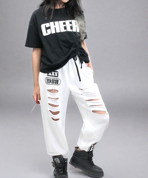 CHEER(チアー)の「アシンメトリーシャーリングデザイントップス(Tシャツ/カットソー・レディース・ホワイト/ブラック・S/M)」の5枚目の写真