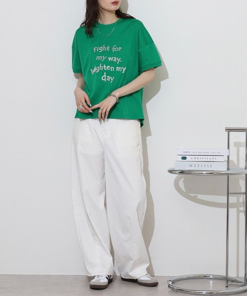 BRODIAEA(ブローディア)の「BRODIAEA 歯ブラシ加工ロゴ半袖Tシャツ(Tシャツ/カットソー・レディース・ネイビー/グレー/オフホワイト/グリーン/キャメル・40)」の17枚目の写真