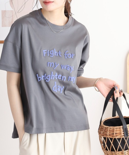 BRODIAEA(ブローディア)の「BRODIAEA 歯ブラシ加工ロゴ半袖Tシャツ(Tシャツ/カットソー・レディース・ネイビー/グレー/オフホワイト/グリーン/キャメル・40)」の11枚目の写真