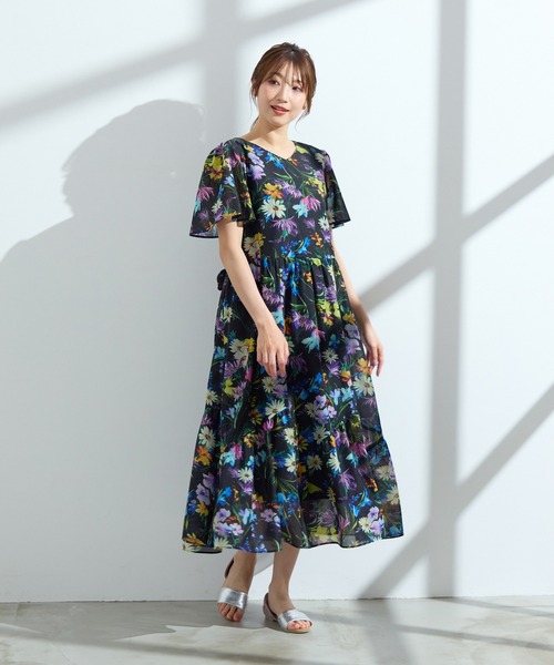 Rose Tiara(ローズティアラ)の「【手洗い可】水彩フラワーワンピース(ワンピース・レディース・ブラック/ベージュ・38/42/46)」の10枚目の写真