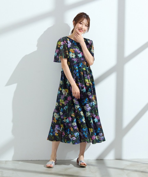 Rose Tiara(ローズティアラ)の「【手洗い可】水彩フラワーワンピース(ワンピース・レディース・ブラック/ベージュ・38/42/46)」の7枚目の写真