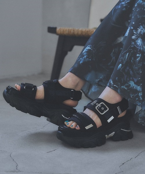 HARE（ハレ）の「バックルデザインスポーツサンダル(HARE)（サンダル・レディース・ブラック系その他/ブラック・MEDIUM/LARGE）」の4枚目の写真