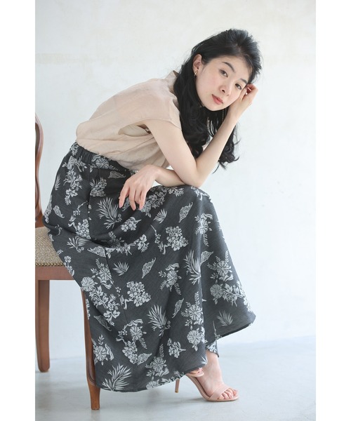 cawaii（カワイイ）の「一面に咲き広がる花刺繍ロングスカート（スカート・レディース・グレー・FREE）」の8枚目の写真