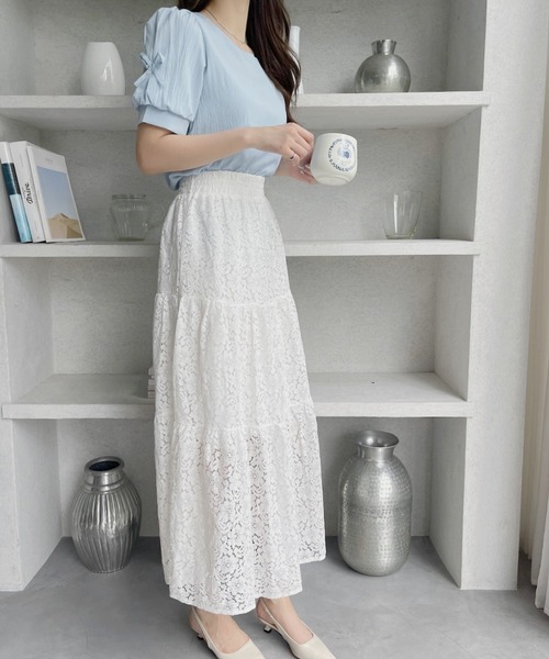 TREOVER(トレオーバー)の「大人可愛いシルエット♪フェミニンな透け感 レース ティアードスカート(スカート・レディース・ブラック/オフホワイト・FREE)」の4枚目の写真