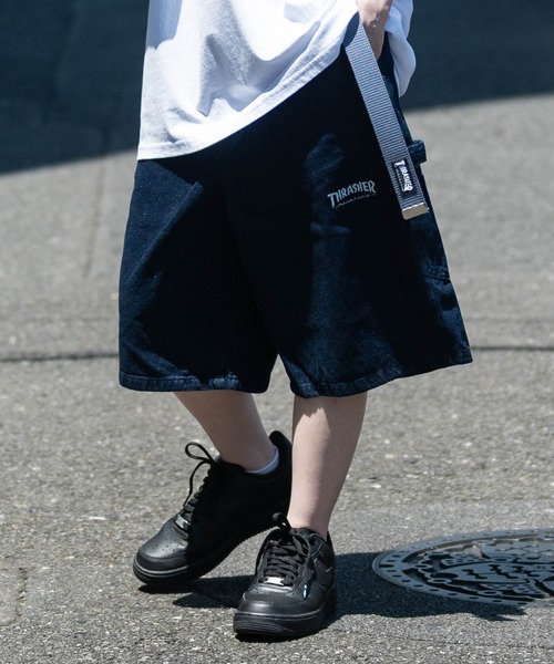 THRASHER（スラッシャー）の「【3】〔THRASHER/スラッシャー〕デニム ペインターワイドハーフパンツ ダメージハーフパンツ（デニムパンツ・メンズ・ブルー系1/ブラック系1/ブラック系3/ブルー系3/ブラック系2/ブルー系2・MEDIUM/LARGE/X-LARGE）」の5枚目の写真