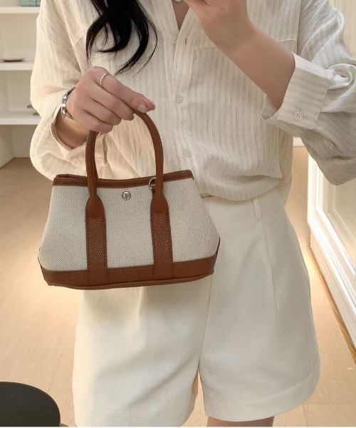 FINEnough(ファインナフ)の「キャンバスミニトート2WAYショルダーバッグ(ショルダーバッグ・レディース・ホワイト/ブラック/ベージュ/ホワイト×ブラック・FREE)」の13枚目の写真