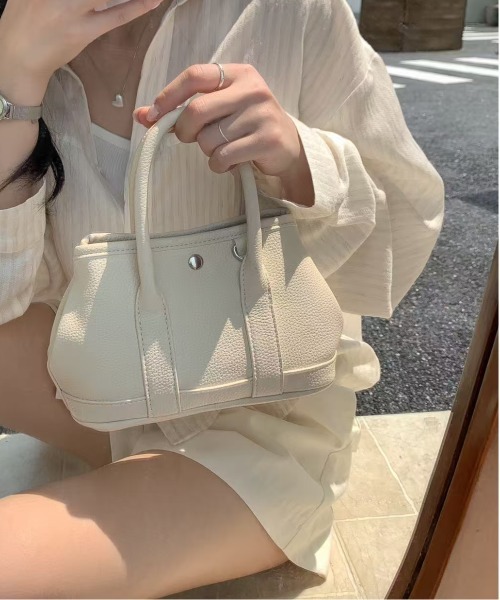 FINEnough(ファインナフ)の「キャンバスミニトート2WAYショルダーバッグ(ショルダーバッグ・レディース・ホワイト/ブラック/ベージュ/ホワイト×ブラック・FREE)」の19枚目の写真