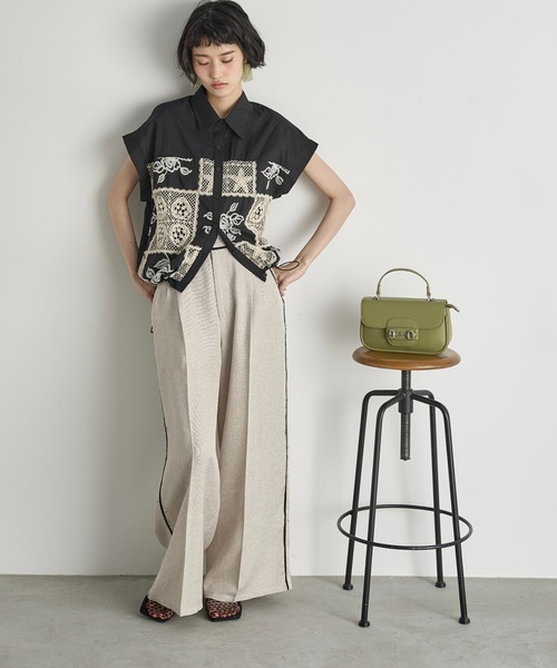 THE YOn(ザヨン)の「パッチワーク刺繍ドロストヘムフレンチスリーブシャツ(シャツ/ブラウス・レディース・ブラック/オフホワイト・FREE)」の13枚目の写真